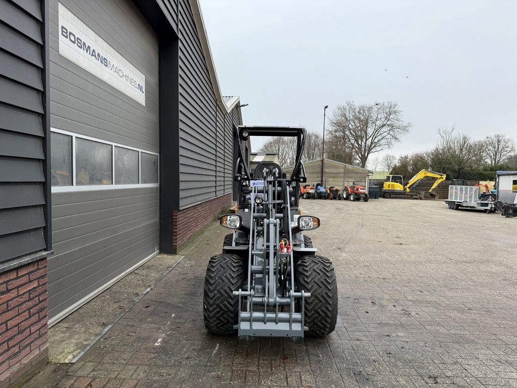 Giant G2300 HD minishovel NIEUW