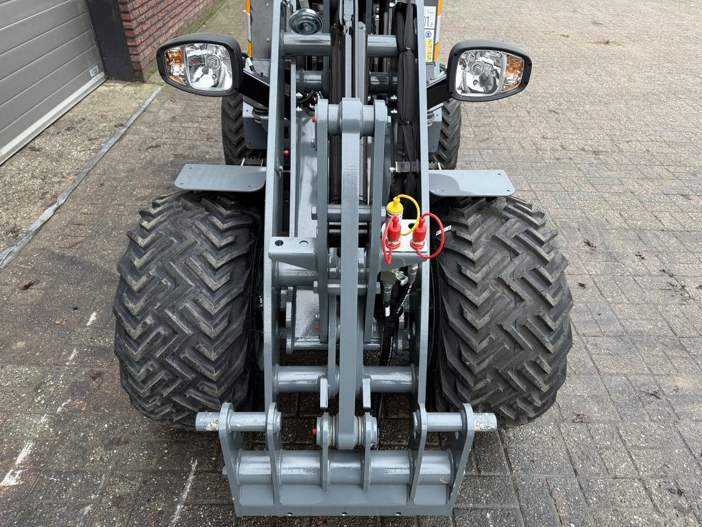 Giant G2300 HD minishovel NIEUW