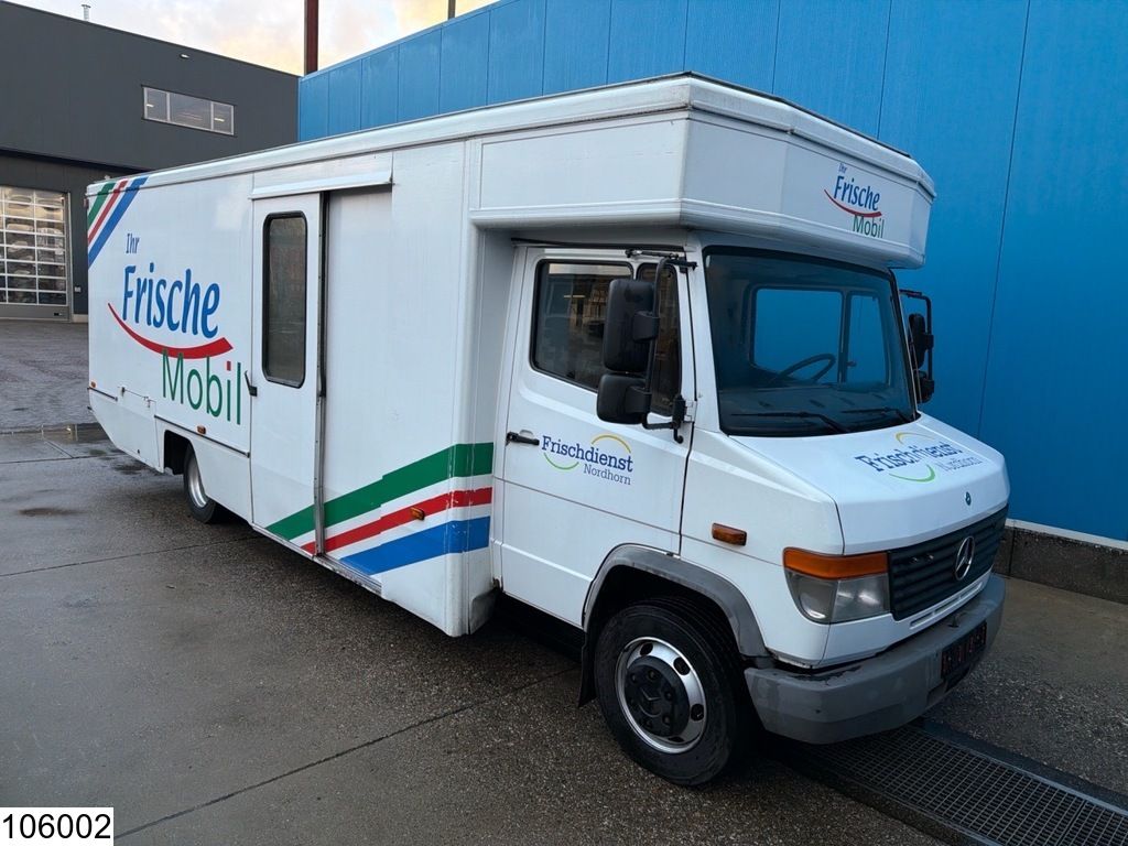 Mercedes Vario 814D Promotional Truck, Manual transmission