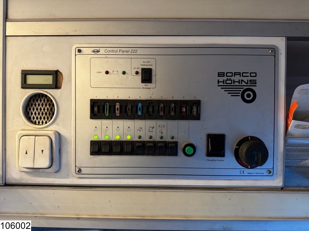 Mercedes Vario 814D Promotional Truck, Manual transmission