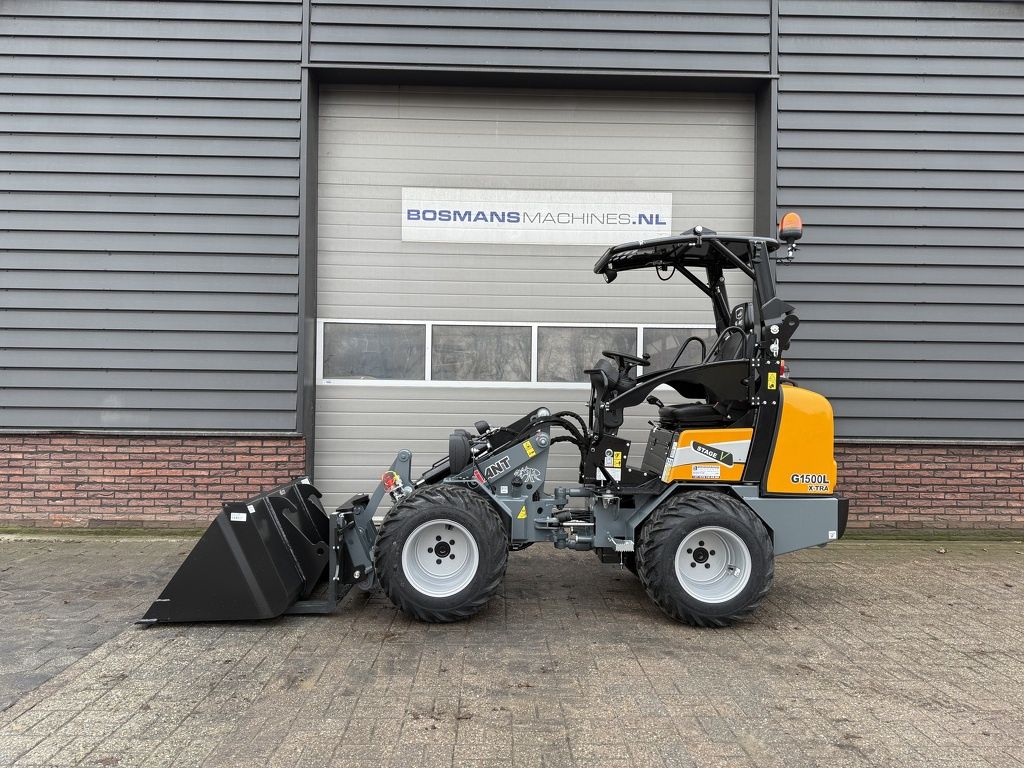 Giant G1500 L X-TRA minishovel NIEUW met kogeltrekhaak
