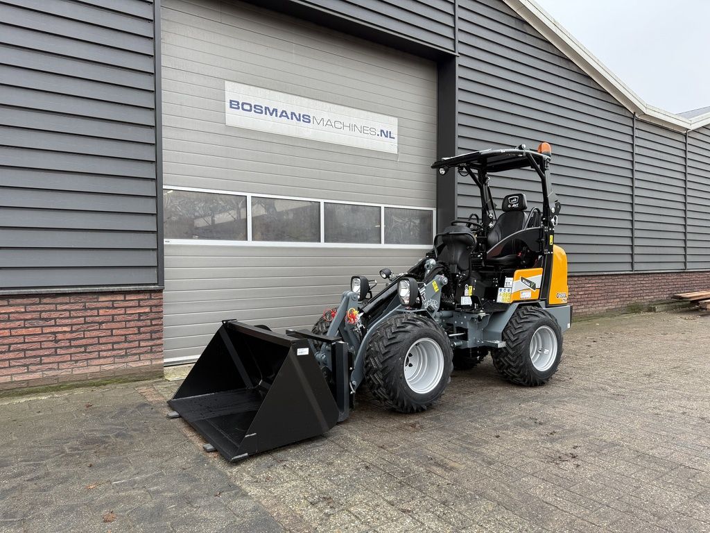 Giant G1500 L X-TRA minishovel NIEUW met kogeltrekhaak