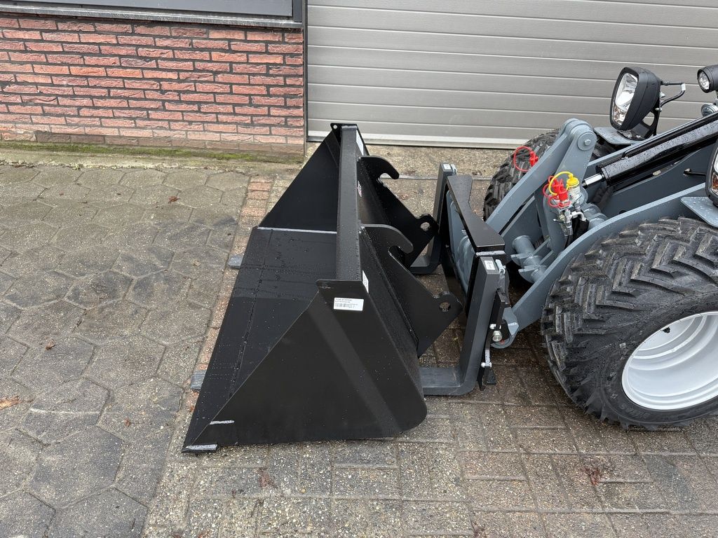 Giant G1500 L X-TRA minishovel NIEUW met kogeltrekhaak