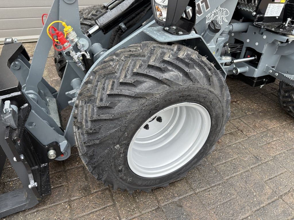 Giant G1500 L X-TRA minishovel NIEUW met kogeltrekhaak