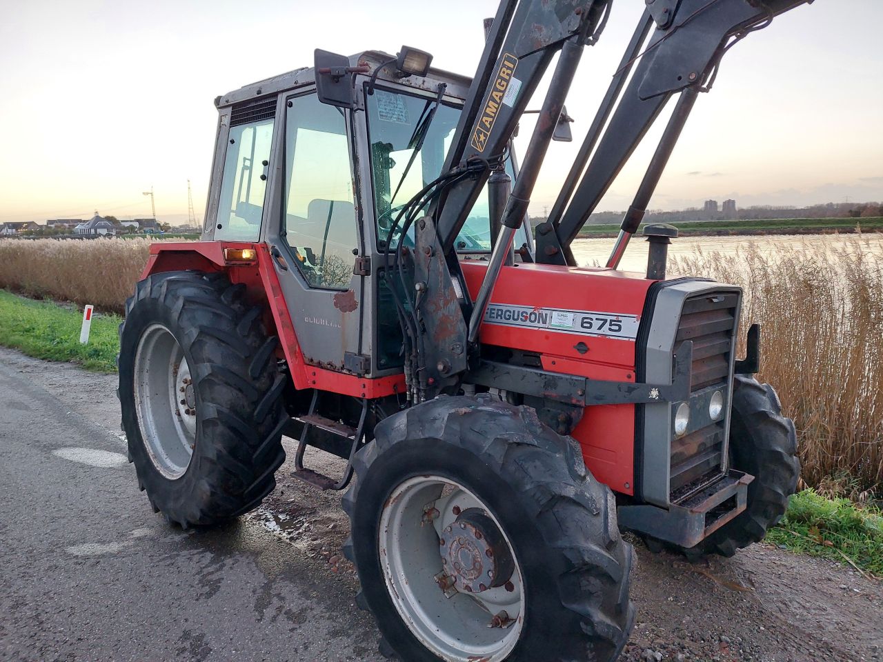 Massey Ferguso 675 met voorlader