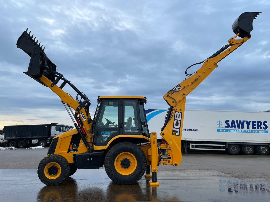 JCB 3DX 4x4 Telescopic boom, 6-1 bucket, AC Cabin Hammerlines
