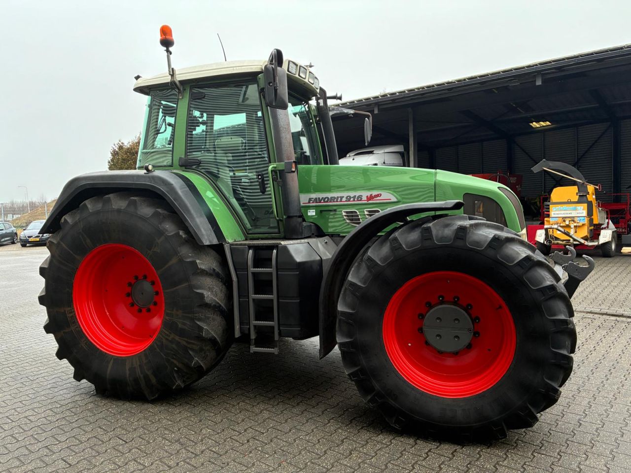 Fendt Favorit 916 Vario tractor