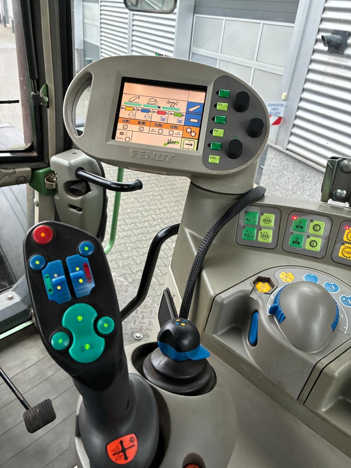 Fendt Favorit 916 Vario tractor