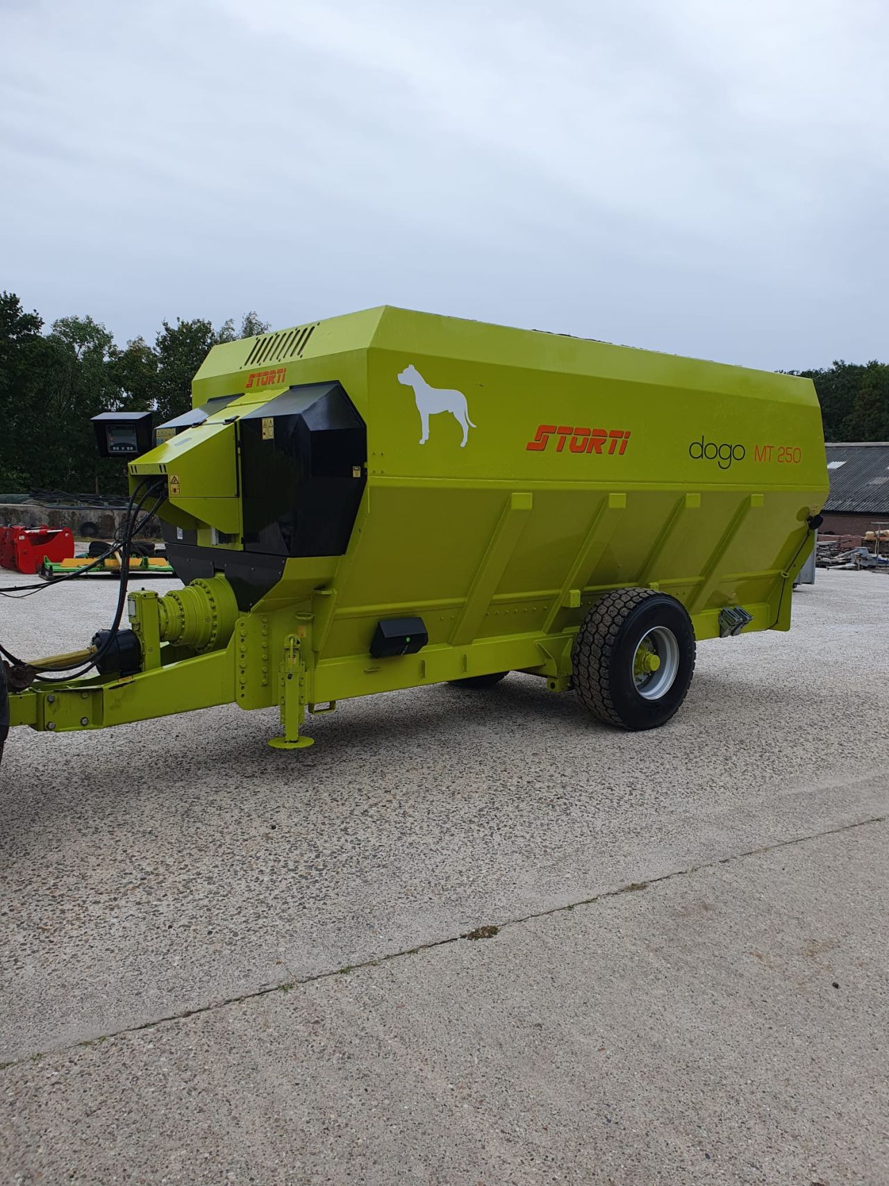 Storti Dogo MT 250 voermengwagen