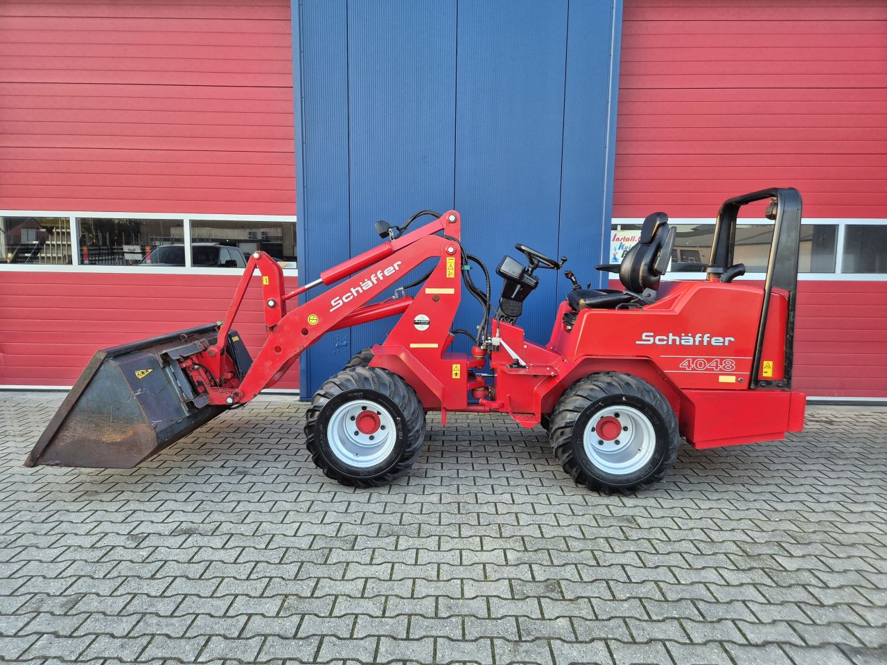 SCHAFFER 4048 SHOVEL MET KUBOTA 48PK EN KENTEKEN