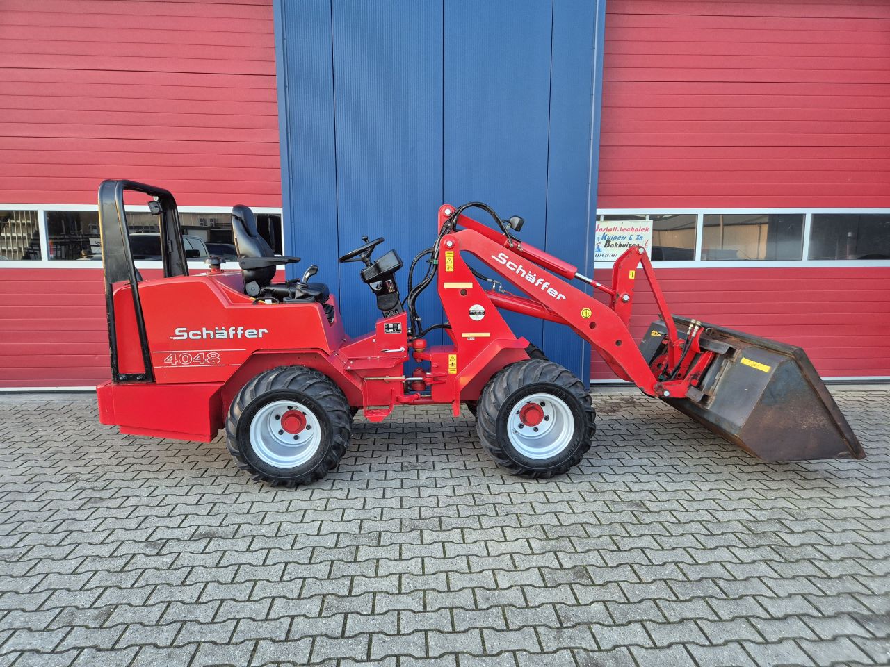 SCHAFFER 4048 SHOVEL MET KUBOTA 48PK EN KENTEKEN