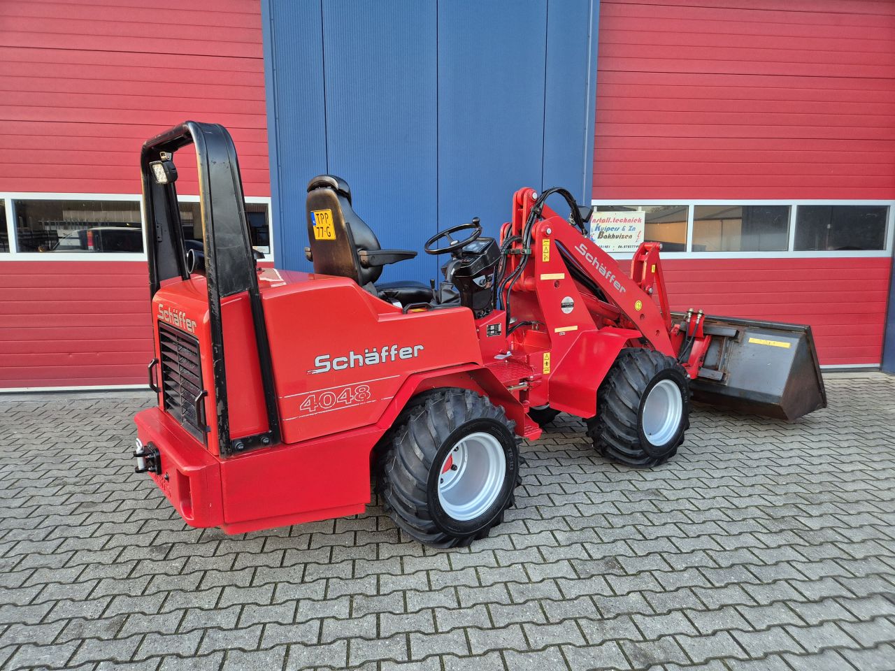 SCHAFFER 4048 SHOVEL MET KUBOTA 48PK EN KENTEKEN