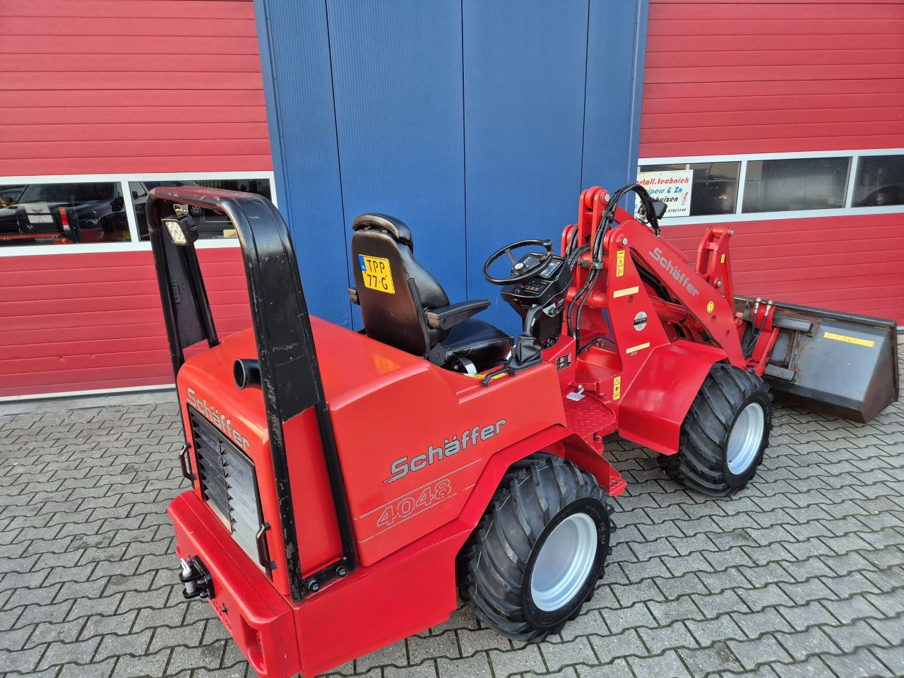 SCHAFFER 4048 SHOVEL MET KUBOTA 48PK EN KENTEKEN