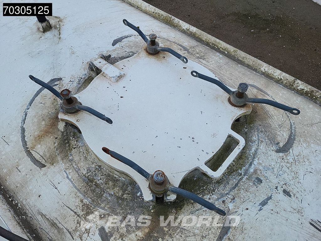 Feldbinder EUT 35.3 3 axles 35000L