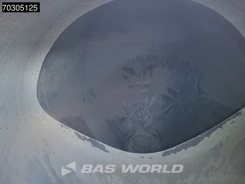 Feldbinder EUT 35.3 3 axles 35000L