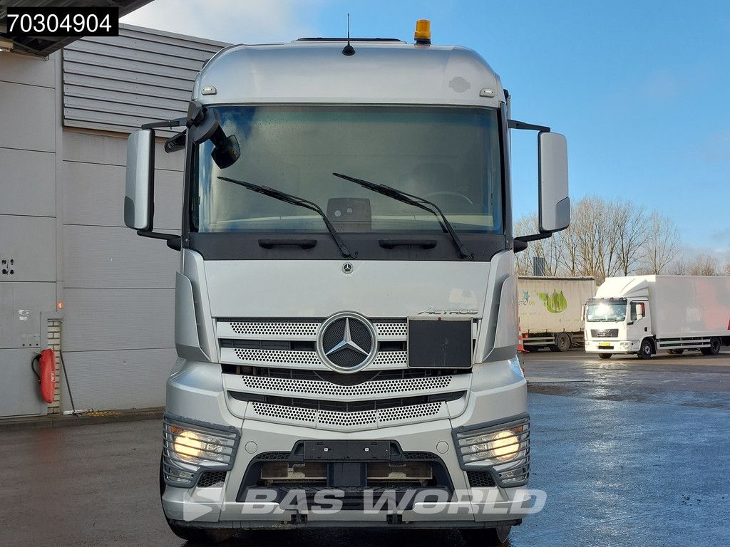 Mercedes Actros 1843 4X2 StreamSpace ADR