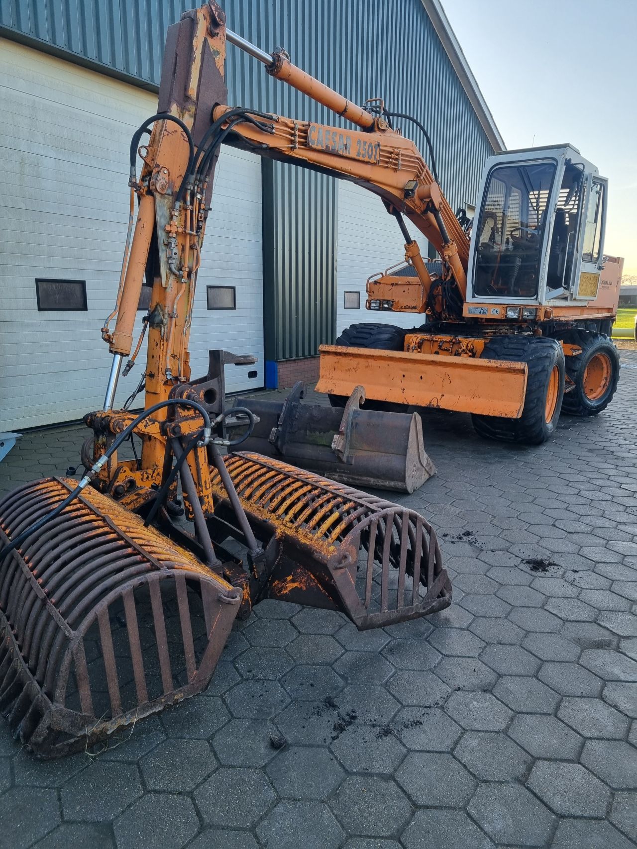 Caesar 2507 mobiele graafmachine/bandenkraan 1998