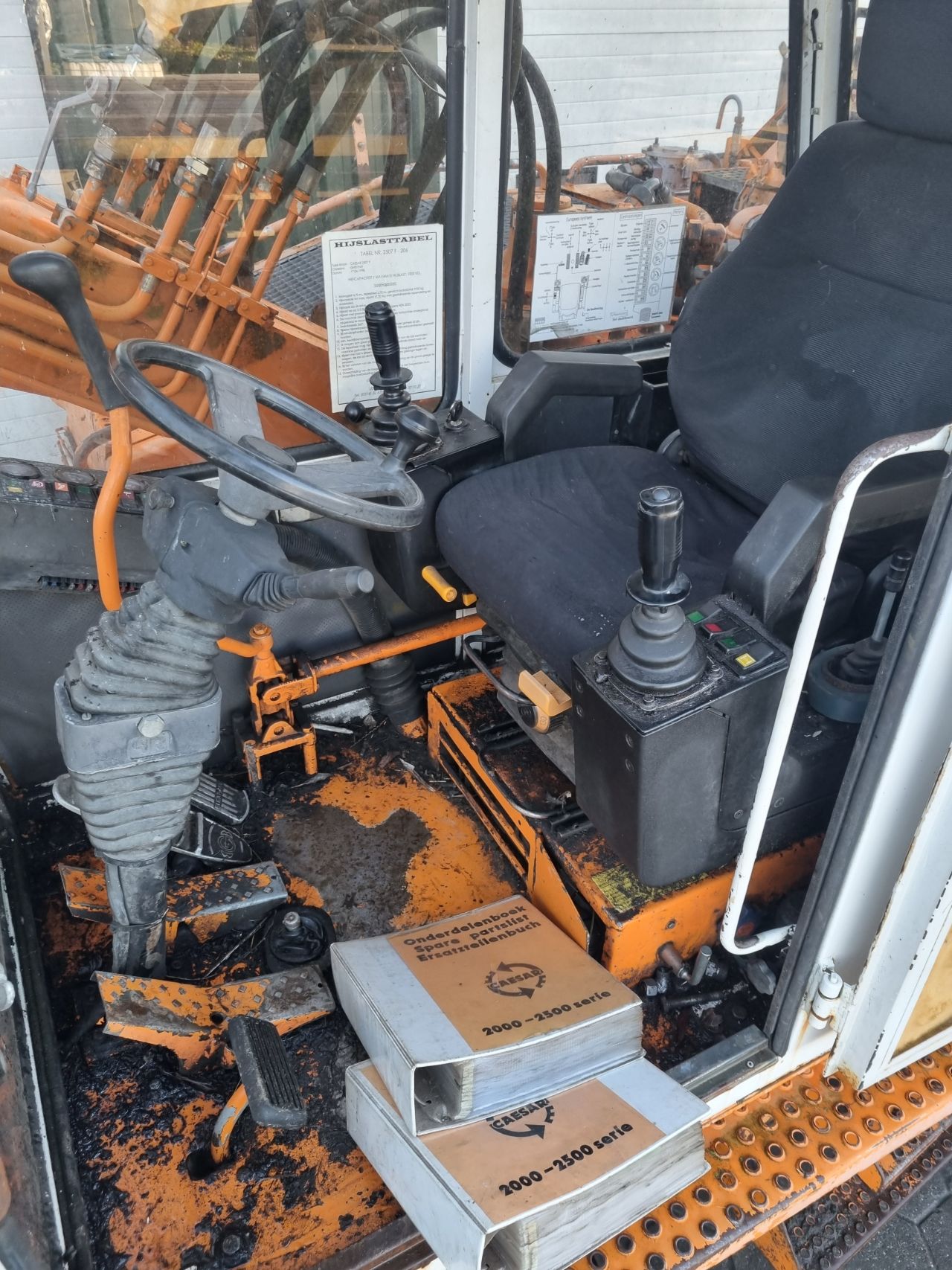 Caesar 2507 mobiele graafmachine/bandenkraan 1998