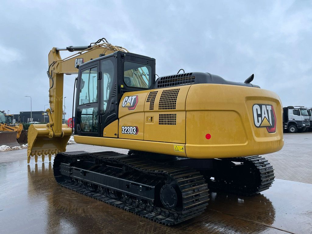 Caterpillar 323D3
