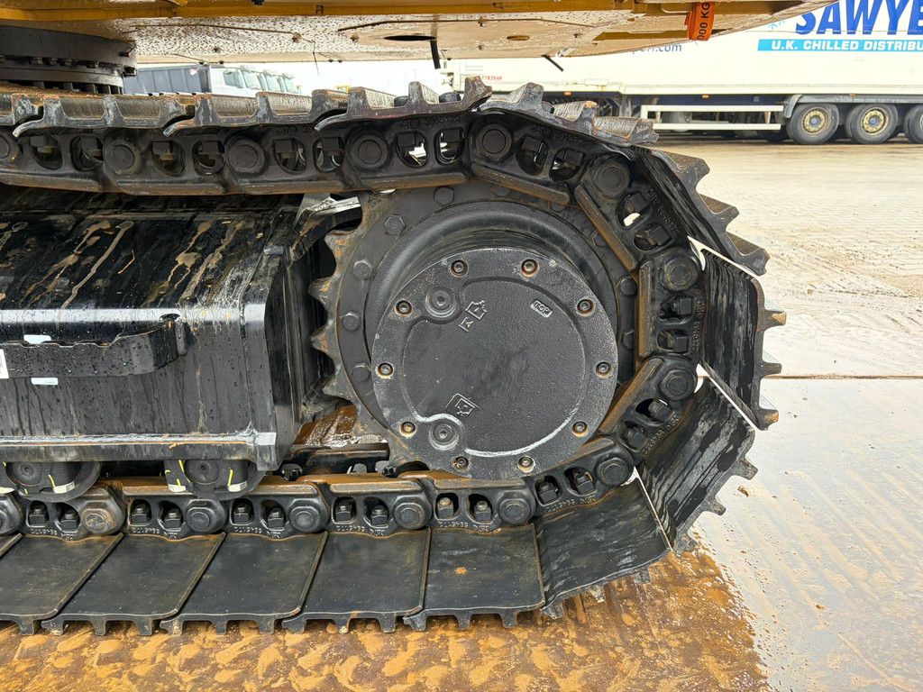 Caterpillar 323D3
