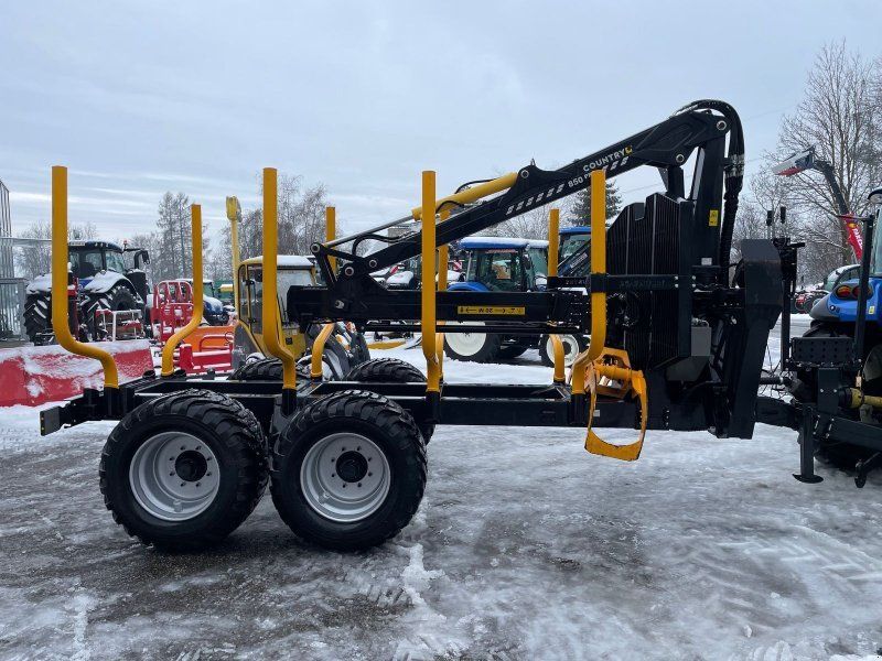 Country 130D Rückewagen mit Kran 850 PRO