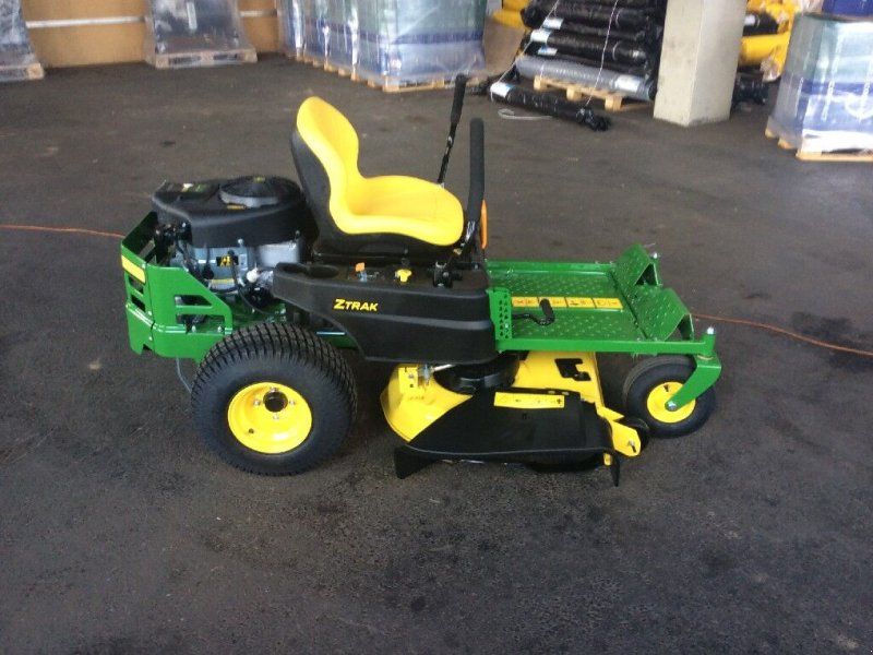 John Deere Z-Trak Z335E