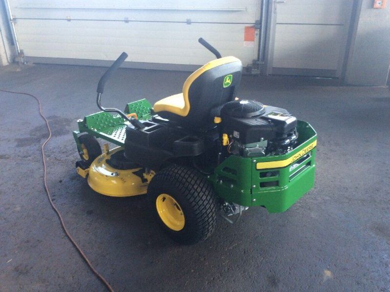 John Deere Z-Trak Z335E
