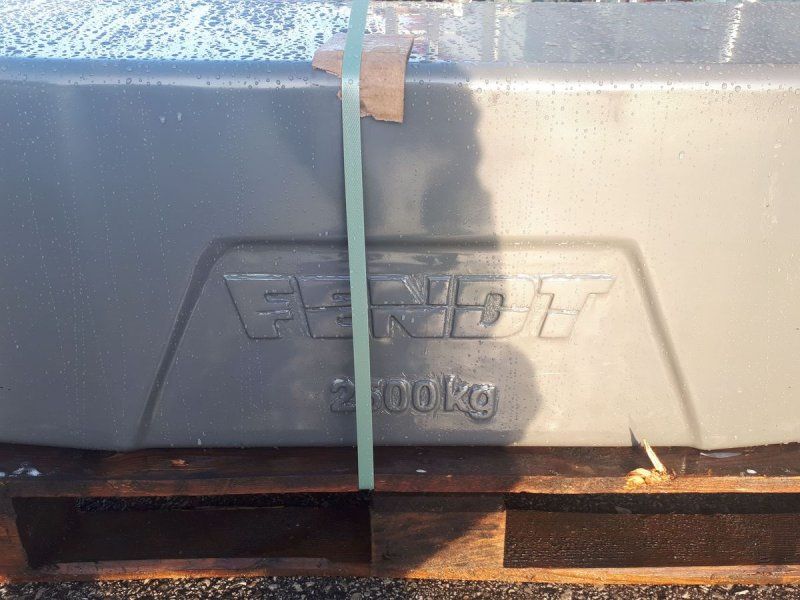 Fendt Gusseisengewichte 2500kg
