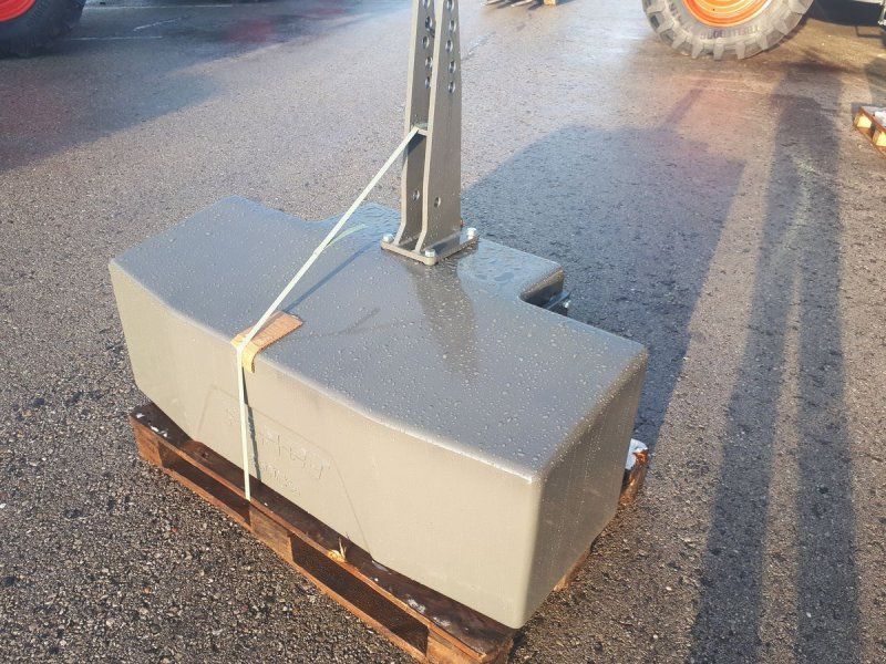 Fendt Gusseisengewichte 2500kg