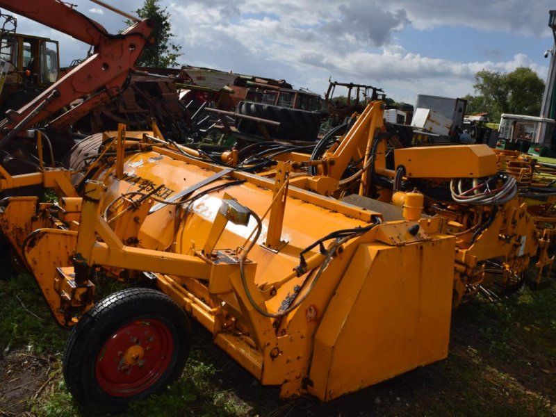 Kleine K6 Erntevorsatz Rübenroder