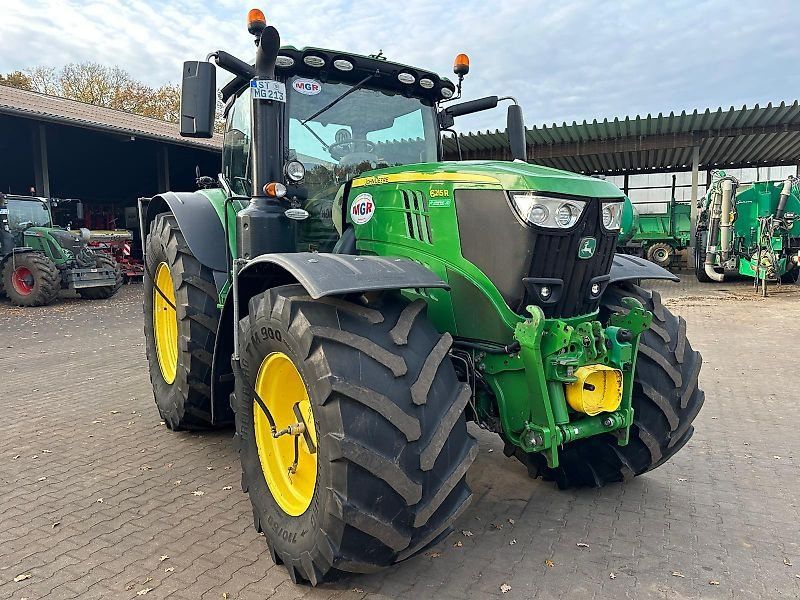 John Deere 6215R mit RDRA+Frontzapfwelle