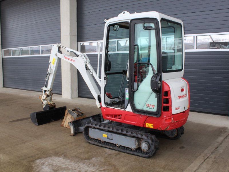 Takeuchi TB 216  Powertilt