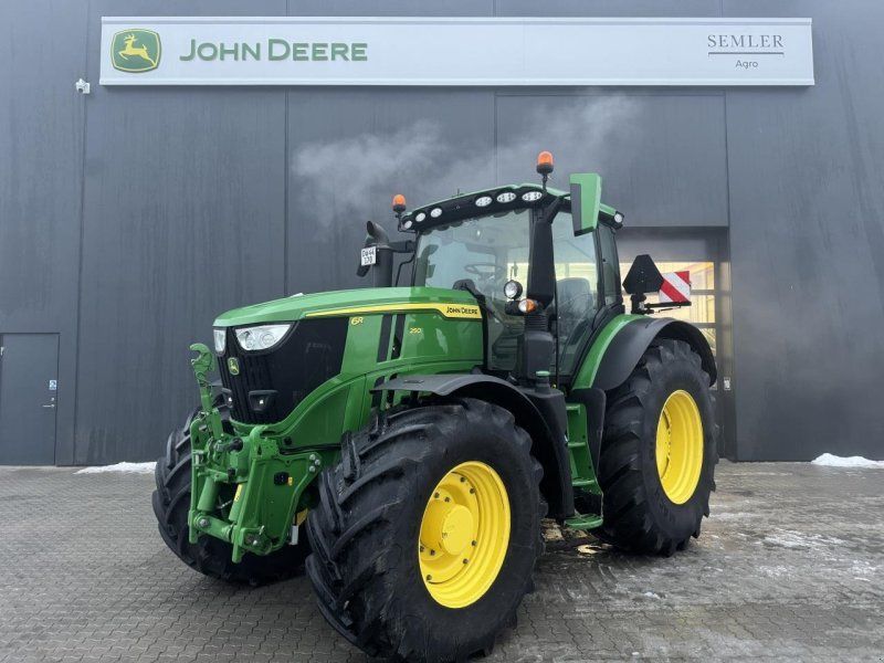 John Deere 6R 250