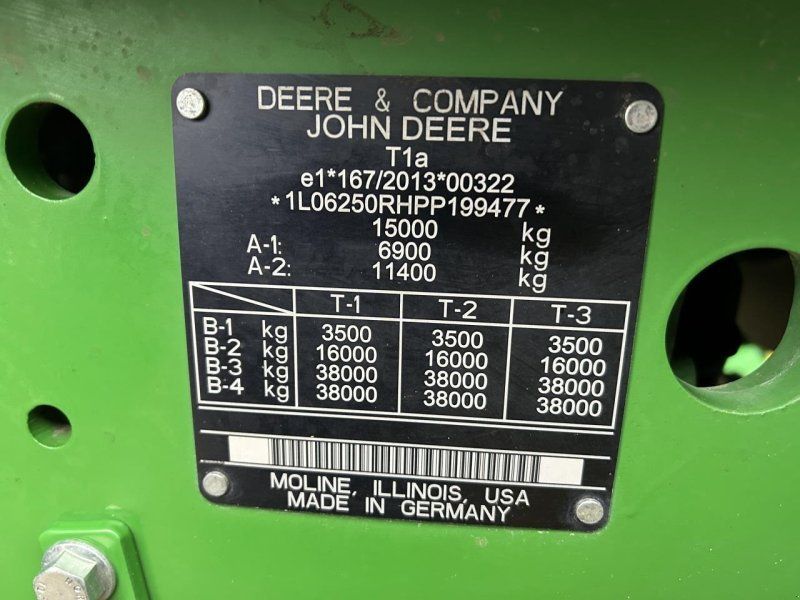 John Deere 6R 250