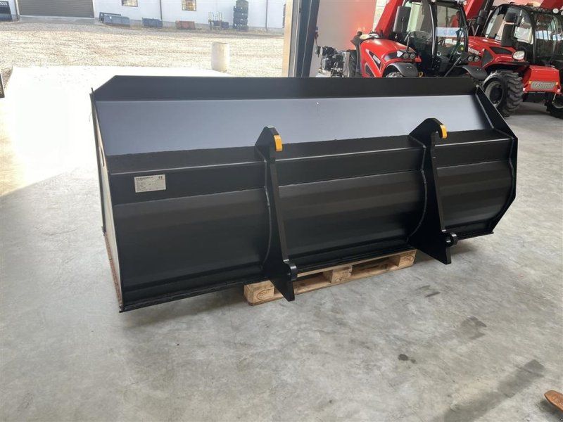 KS2500 skovl med beslag til JCB Q-fit