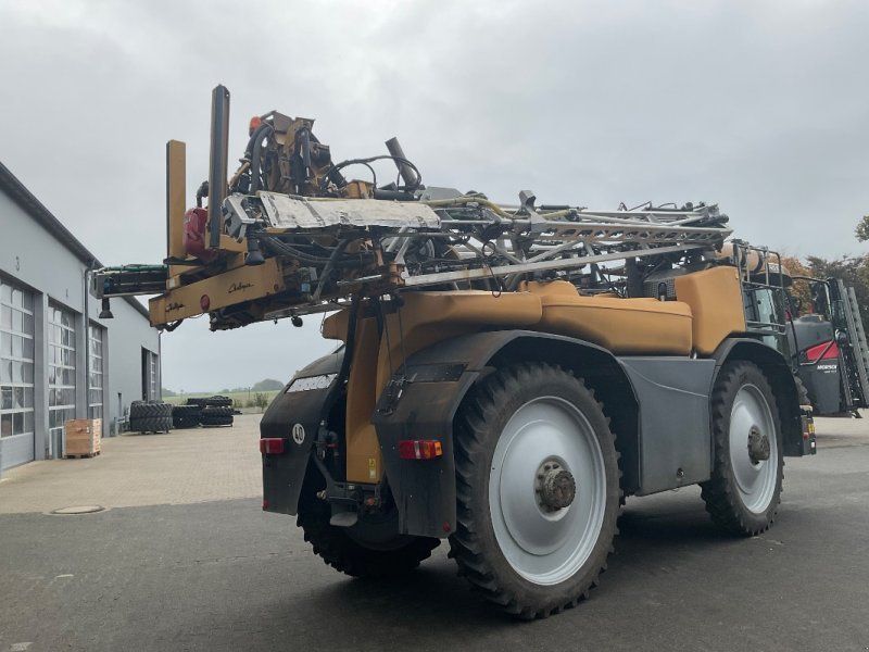 Challenger ROGATOR 635