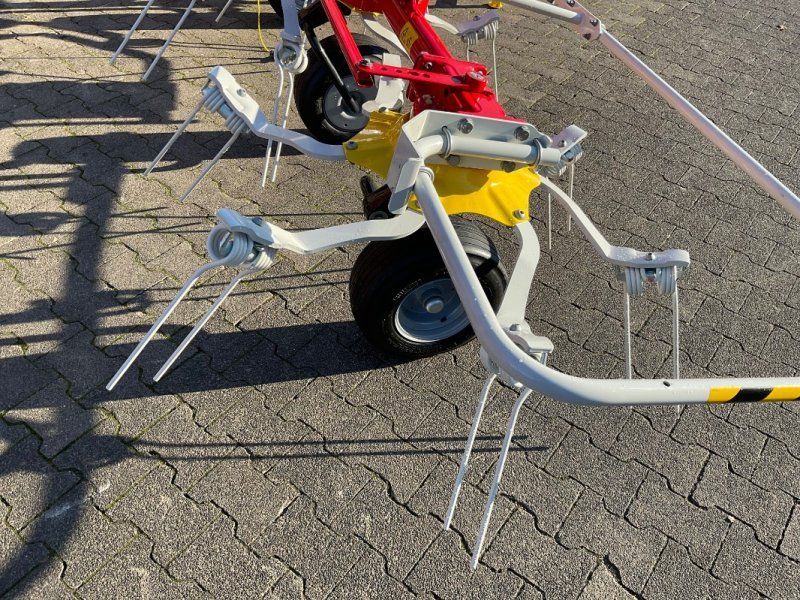 Pöttinger HIT 6.69 Heuwender / Kreiselheuer / Zetter