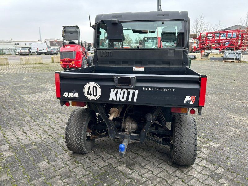 Kioti K9 2400 C
