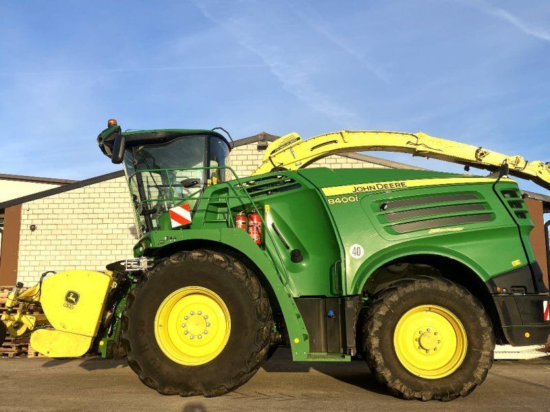 John Deere 8400i