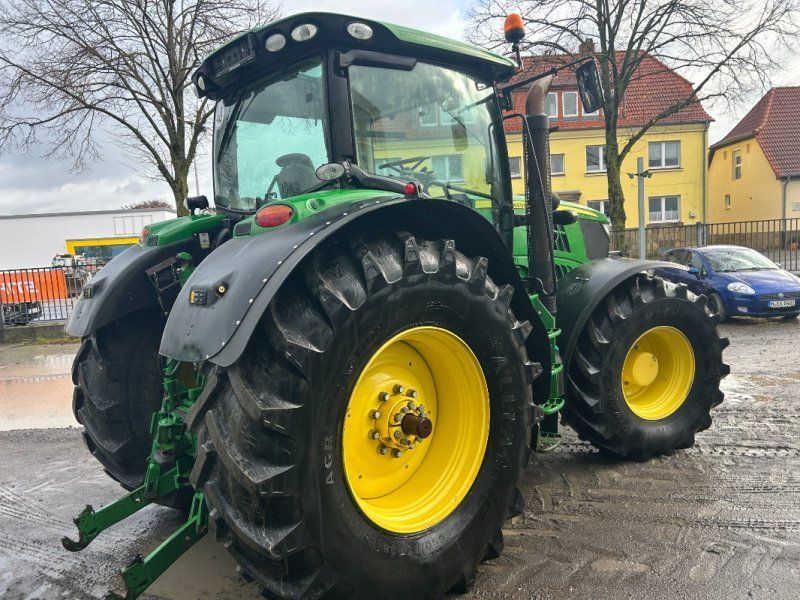 John Deere 6210R
