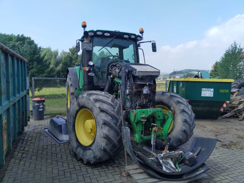 John Deere 6210R