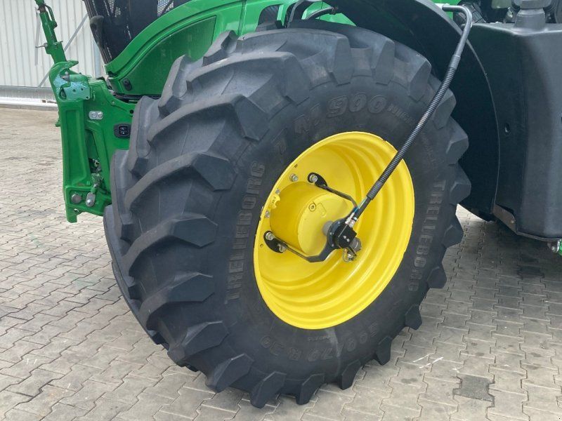 John Deere 6250R