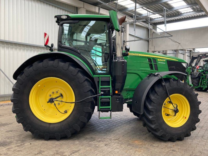 John Deere 6250R