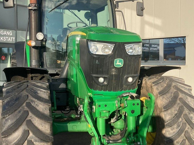 John Deere 6210R