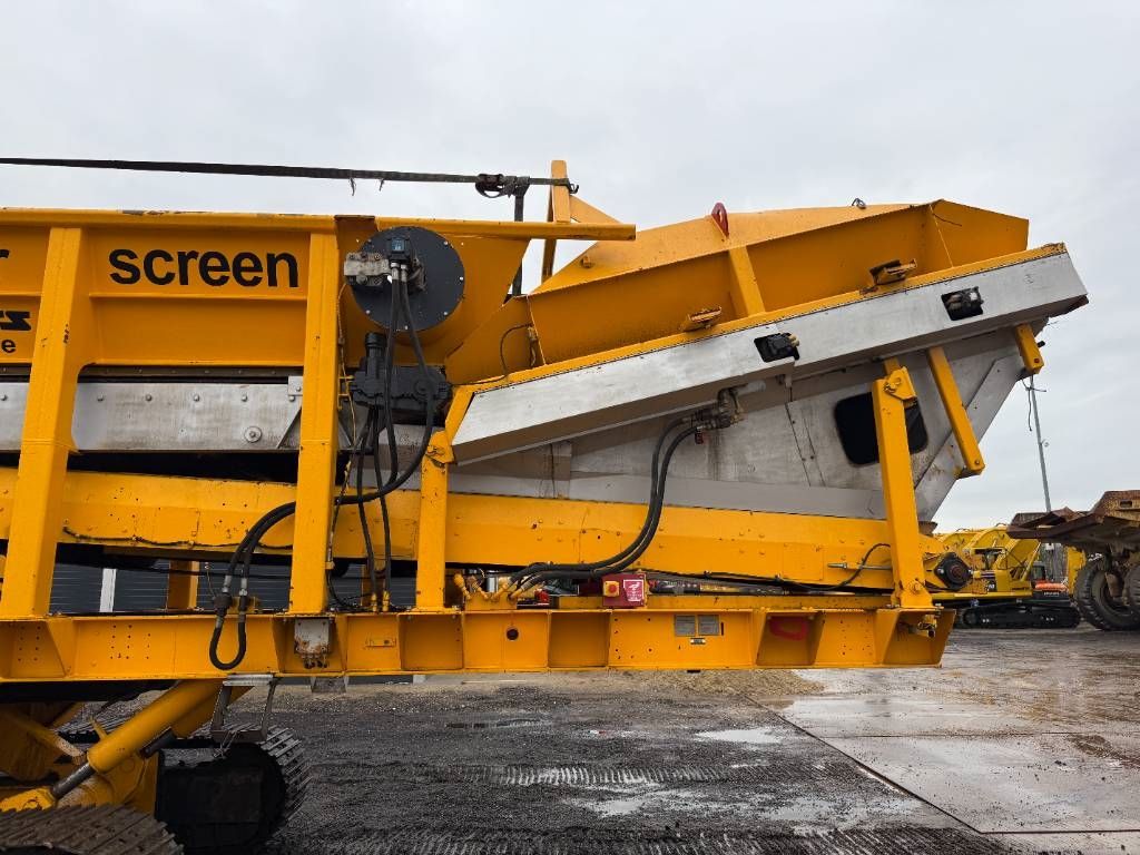 Backers 3-MTBC Trailer Star Screener - 2 Side Conveyors