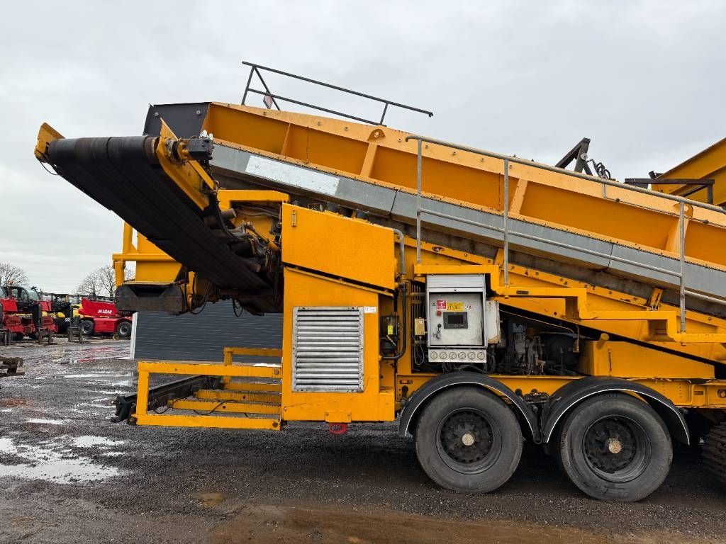 Backers 3-MTBC Trailer Star Screener - 2 Side Conveyors