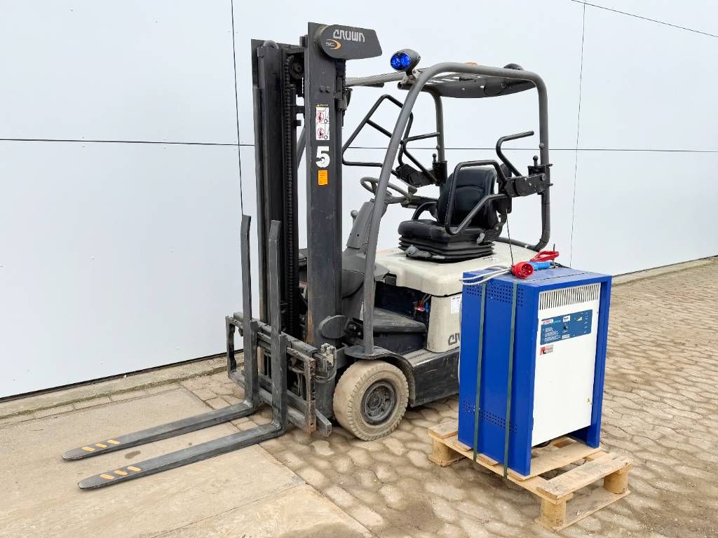 Crown SC4240-1.6 - Duplex / Side Shift / Full Electric