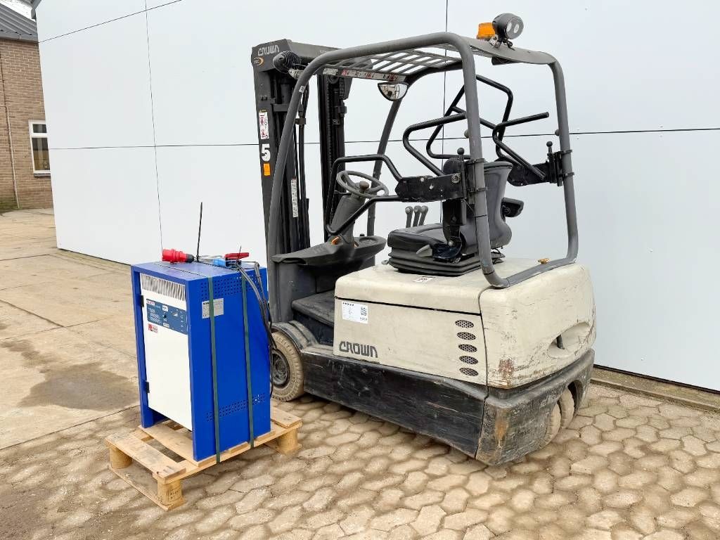 Crown SC4240-1.6 - Duplex / Side Shift / Full Electric