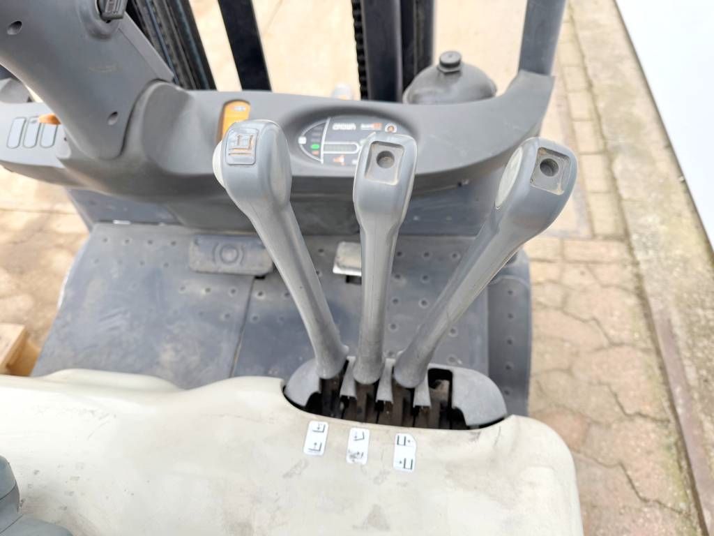 Crown SC4240-1.6 - Duplex / Side Shift / Full Electric