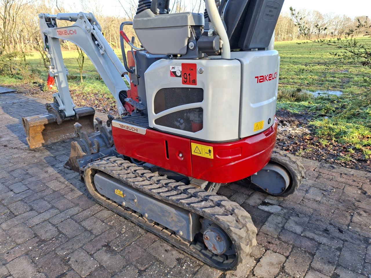 Takeuchi TB210R | bj2022 | 805uur | 3 bakken